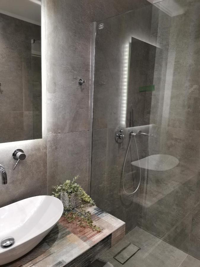 Historic Center Luxury Studio Apartment Афіни Екстер'єр фото